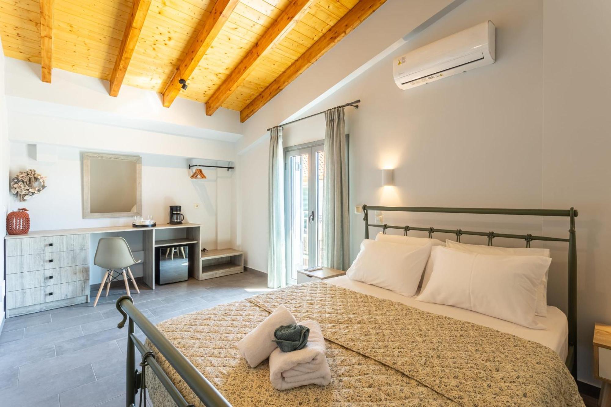 Petrino Serene Nests - Bright Getaways Kakovatos Esterno foto