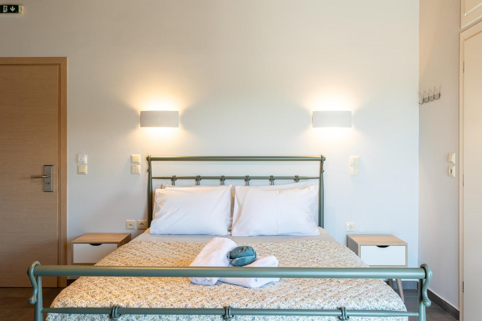 Petrino Serene Nests - Bright Getaways Kakovatos Esterno foto