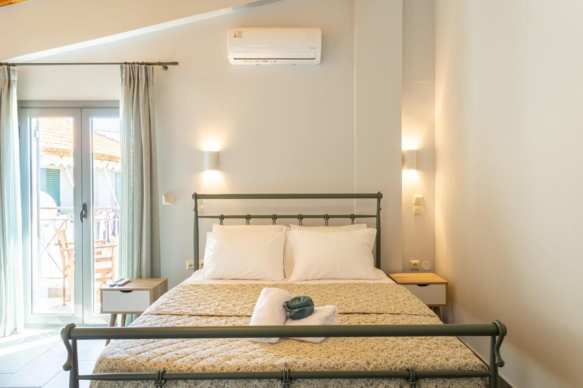 Petrino Serene Nests - Bright Getaways Kakovatos Esterno foto